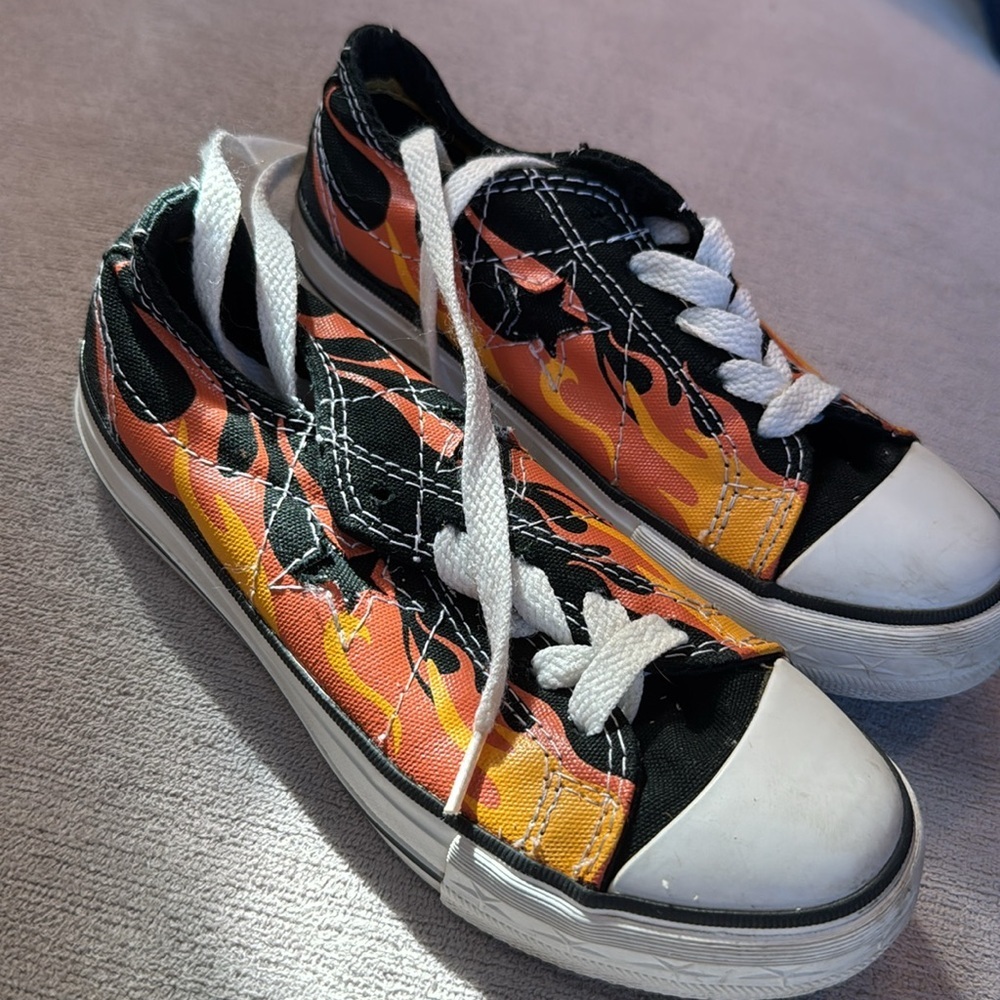 Converse All Star Youth Multicolor Fire Fashion Sneakers Multicolor Fire Size 13 - Picture 3 of 8